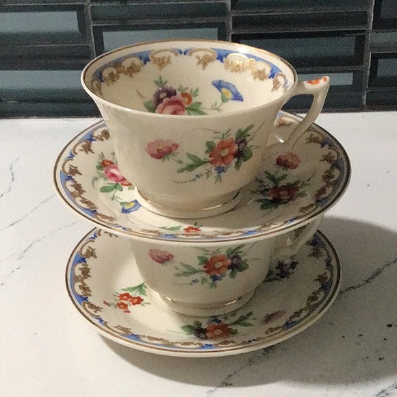 Set of 2 cup and saucers Old Ivory Syracuse China - Picture 1 of 6